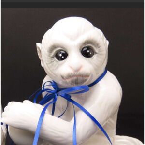 Vintage Porcelain Ceramic Mottahedeh Capuchin Monkey Figurine Great Condition